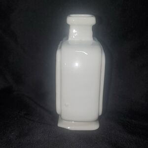 Vintagr Small Milk Glass Vase